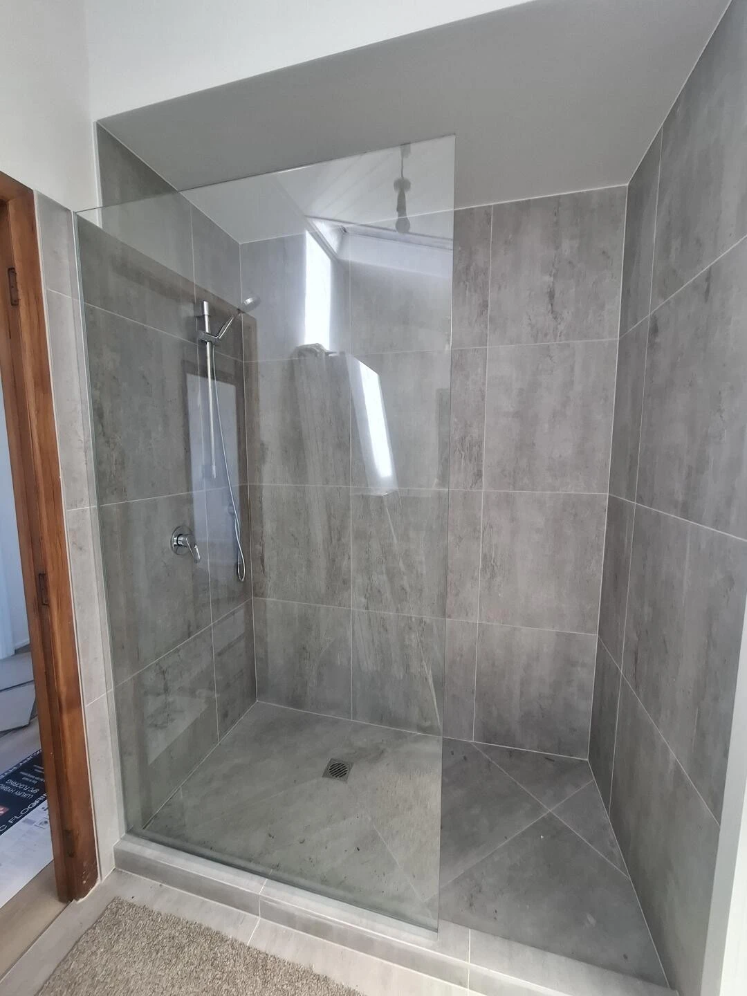 Walk-in showers1 Walk-in showers1